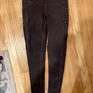 Athleta legging with pockets